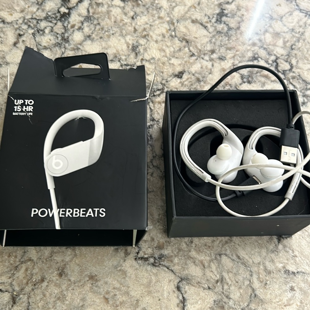 Power beats like new